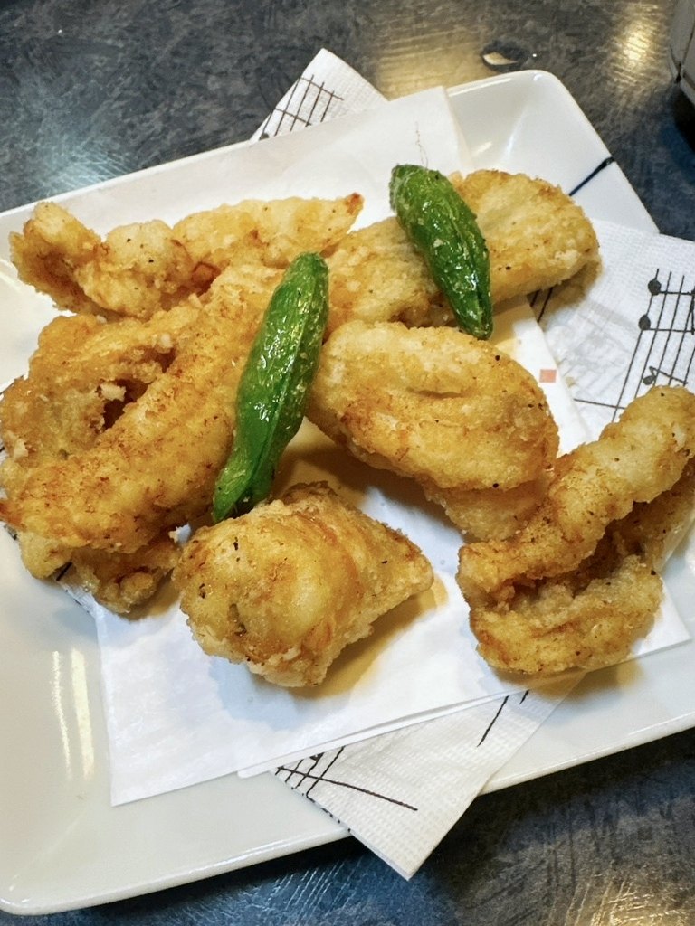 骨付きのふぐ唐揚げ